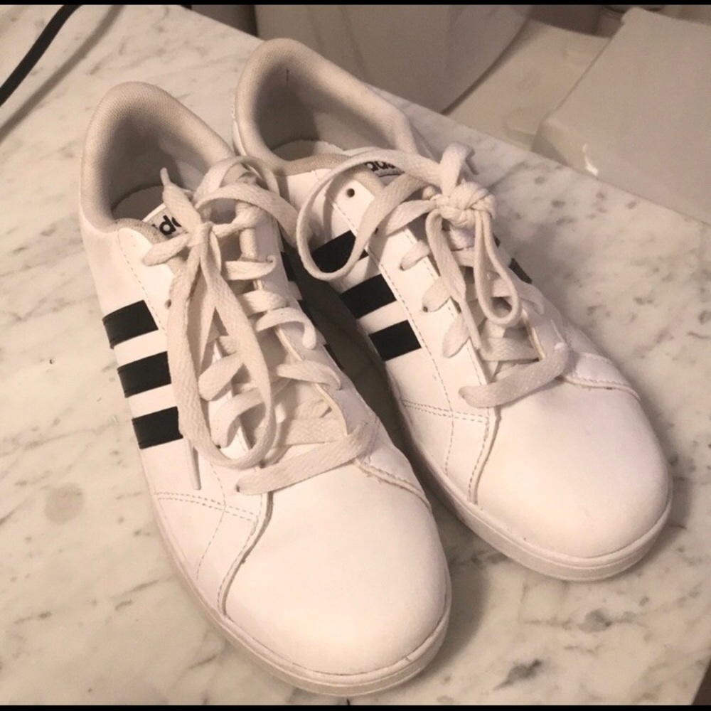 Adidas neo cloudfoam 5.5 shoes.